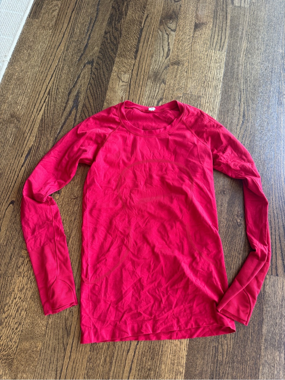 lululemon athletica Long Sleeve Tee in Bright Red